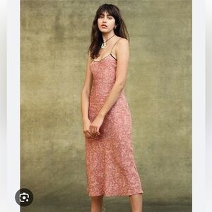 Réalisation Par The Cameron Paisley Dress